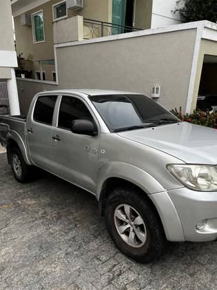 TOYOTA HILUX 2.7 SR 4X2 CD 16V GASOLINA 4P MANUAL TOYOTA HILUX 2.7 SR 4X2 CD 16V GASOLINA 4P MANUAL